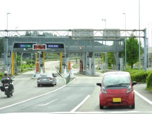 車を買い替えたらETCは付け替える？ETCカードはどうなるの？